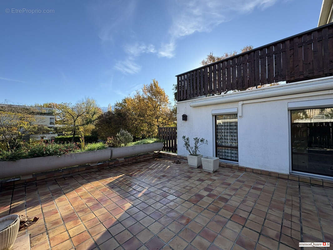 Appartement à MEYLAN