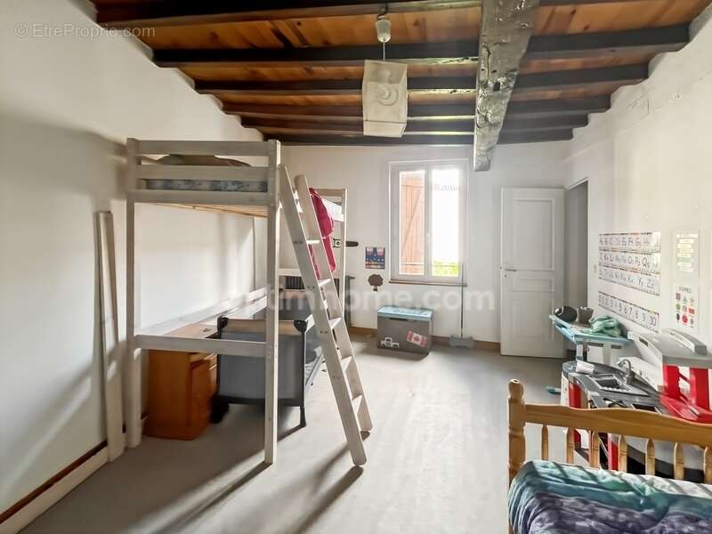 Maison à MEZIN
