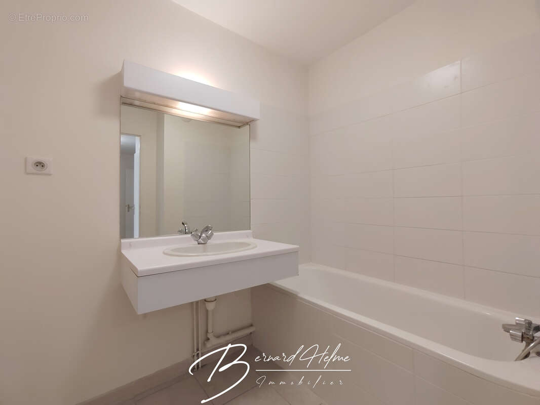 Appartement type 3 - 67,78 m2 - 1er etage - balcon - calme - box double - rue marie louise - 13008 marseille - photo 7