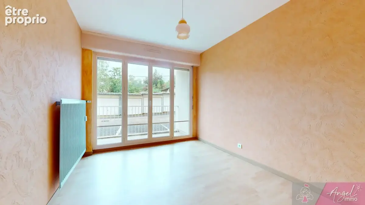 Appartement lumineux de 95 m2 avec 3 chambres, balcon et garage   Dole - photo 5