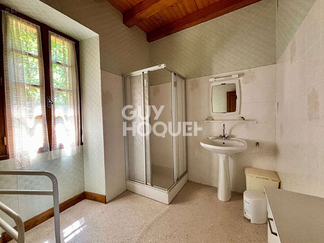 Maison à FRAYSSINET-LE-GELAT