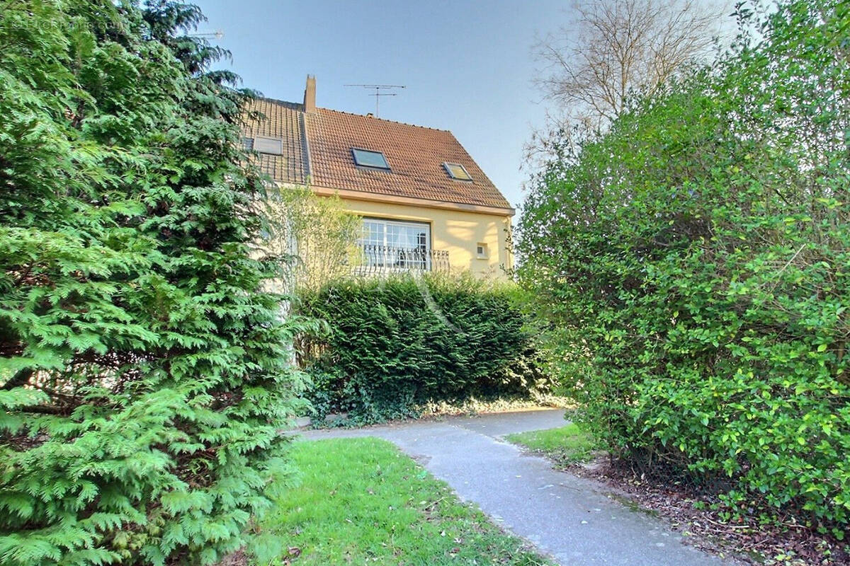 Maison à MAUREPAS