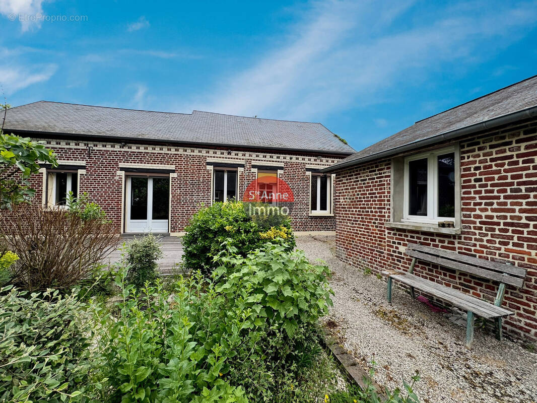 Maison à CRESSY-OMENCOURT