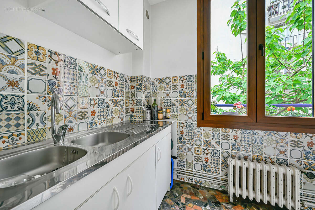 Appartement à PARIS-14E