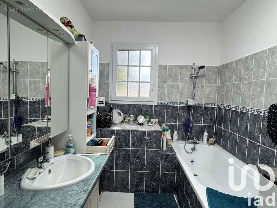 Photo 8 - Maison à CANDES-SAINT-MARTIN