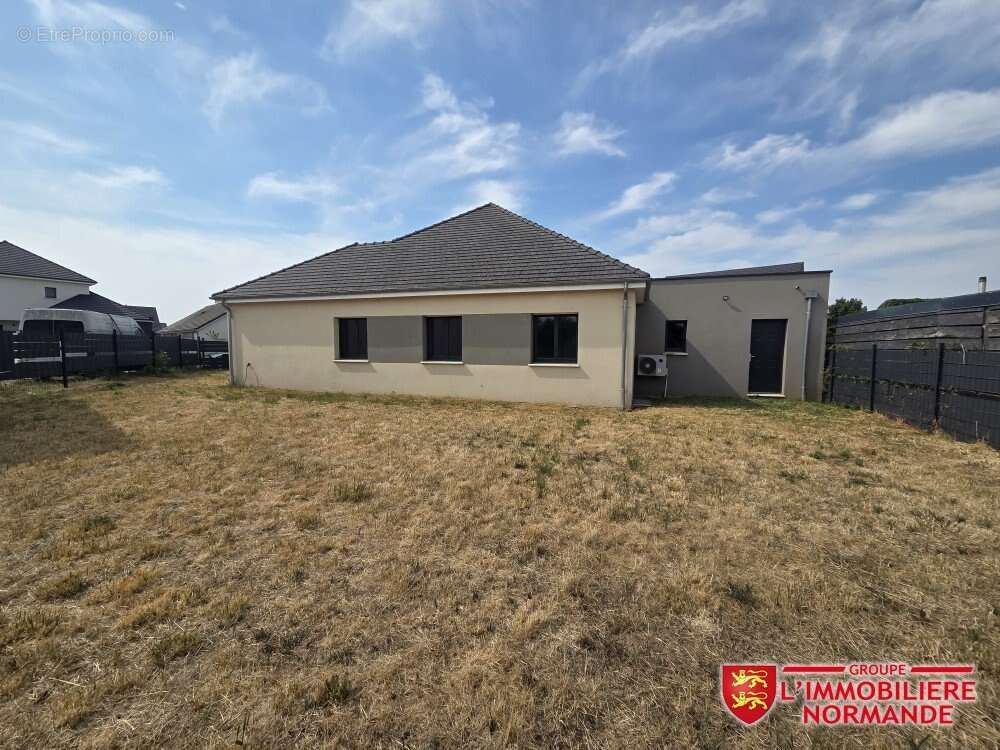 Maison de plain-pied de 135 m² - 3 chambres + 1 suite parentale - photo 2