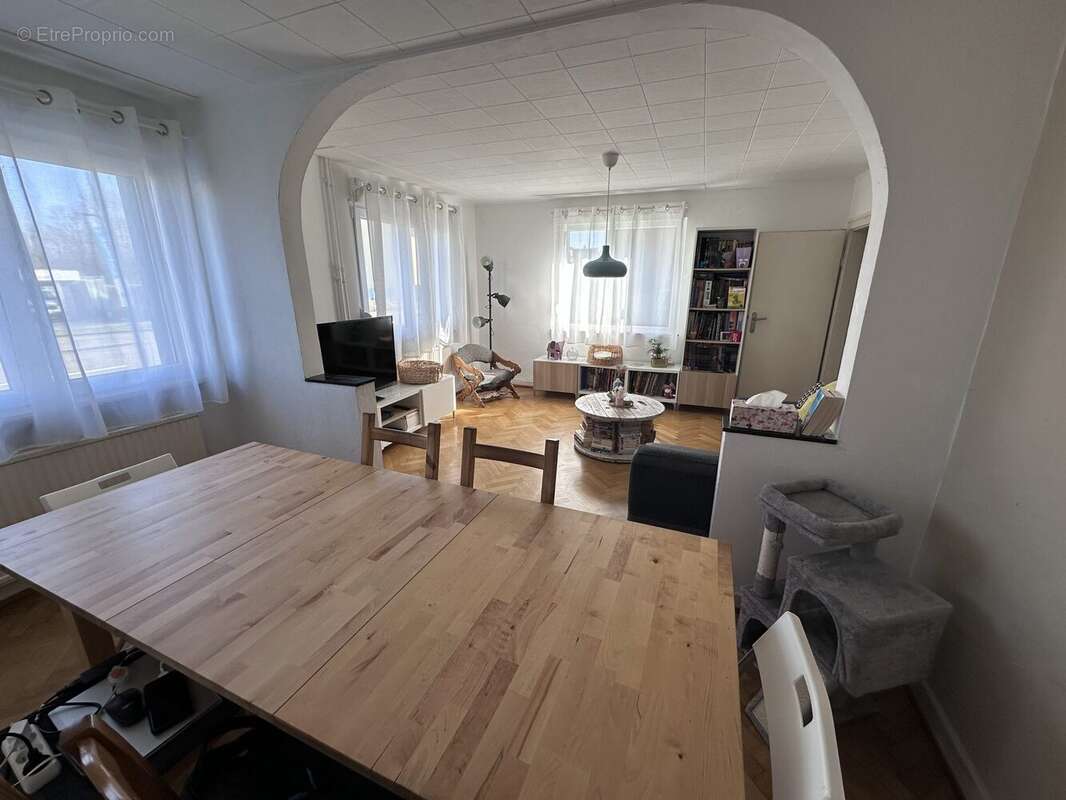 Salon-séjour - Maison à SOUFFELWEYERSHEIM