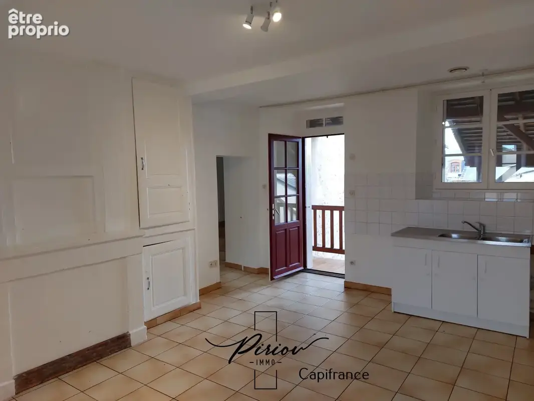 Immeuble de rapport, T2, T3, T3, proximité château, centre ville - photo 30