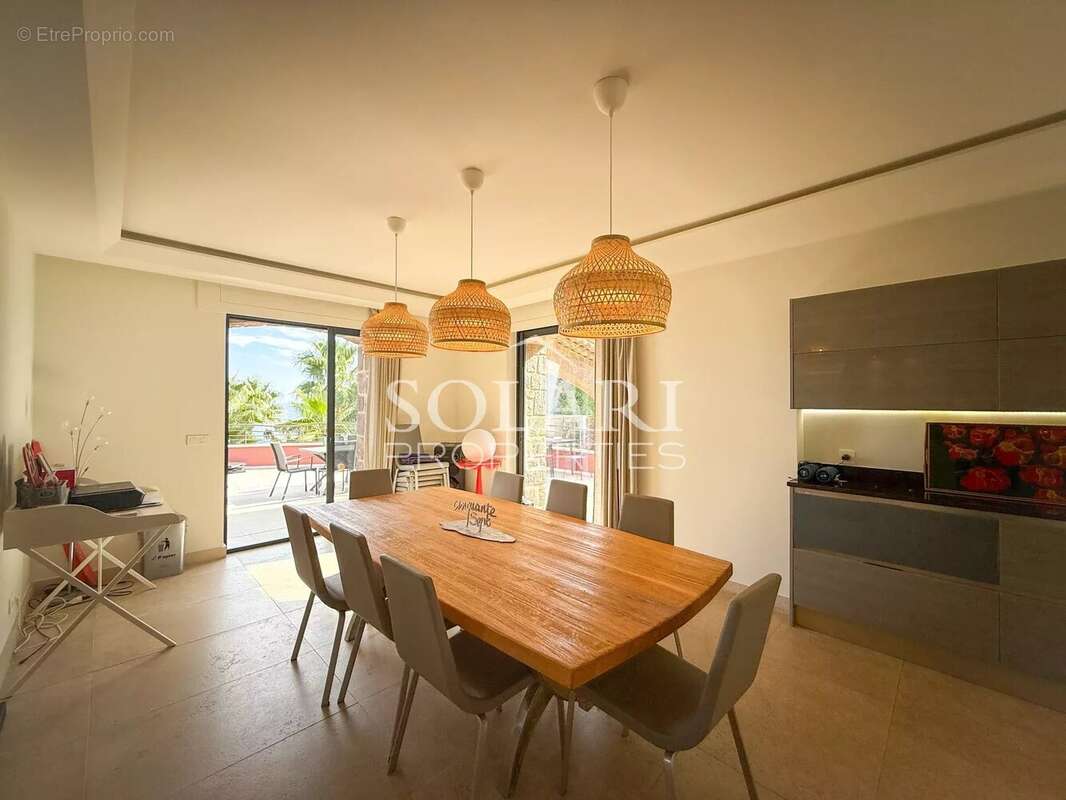 Maison à THEOULE-SUR-MER