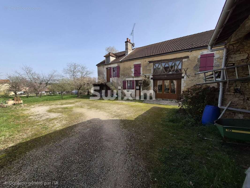 Maison à MONTILLOT