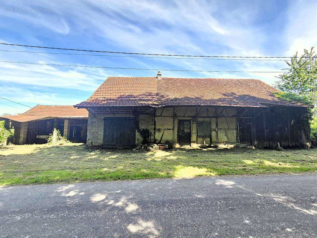 Maison à LARNAUD
