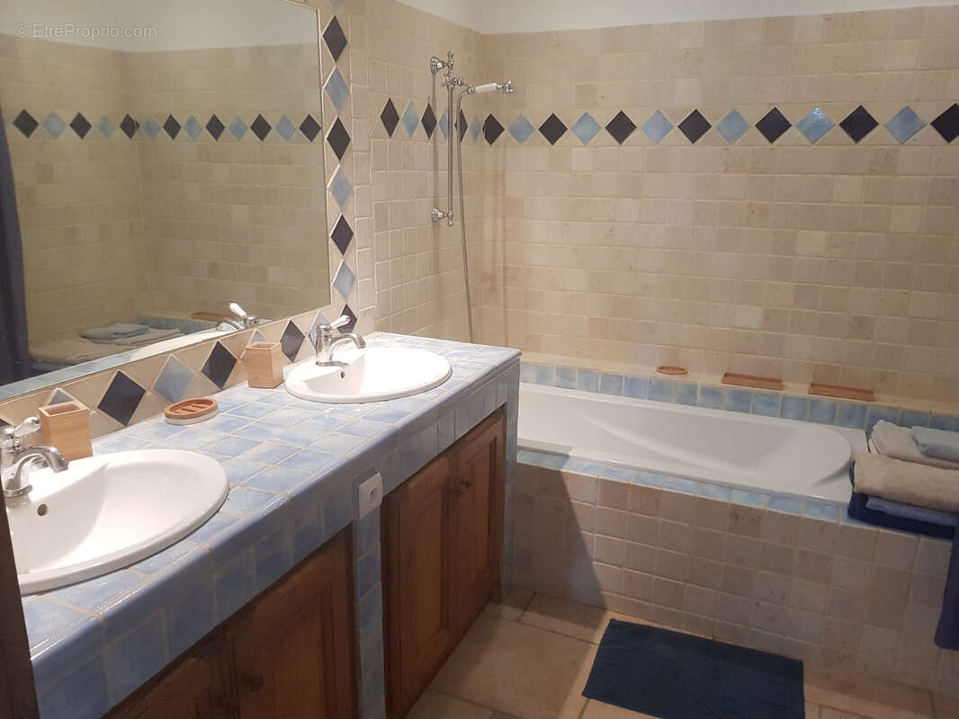 Maison à FORCALQUIER