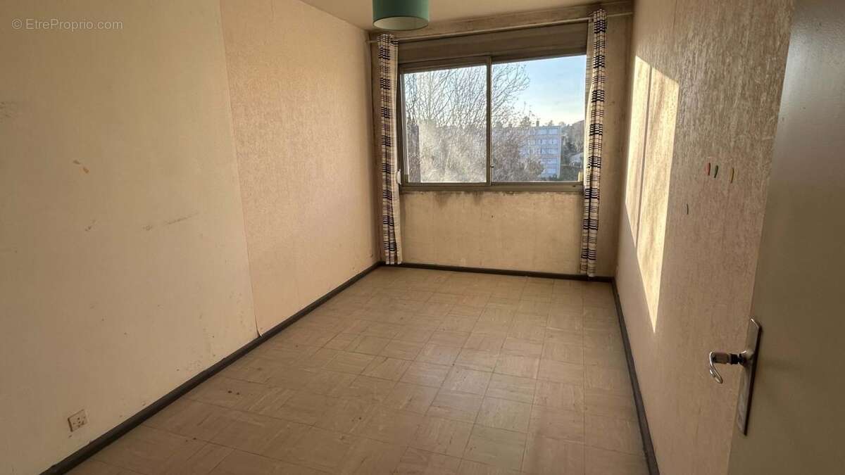 Appartement à DECINES-CHARPIEU