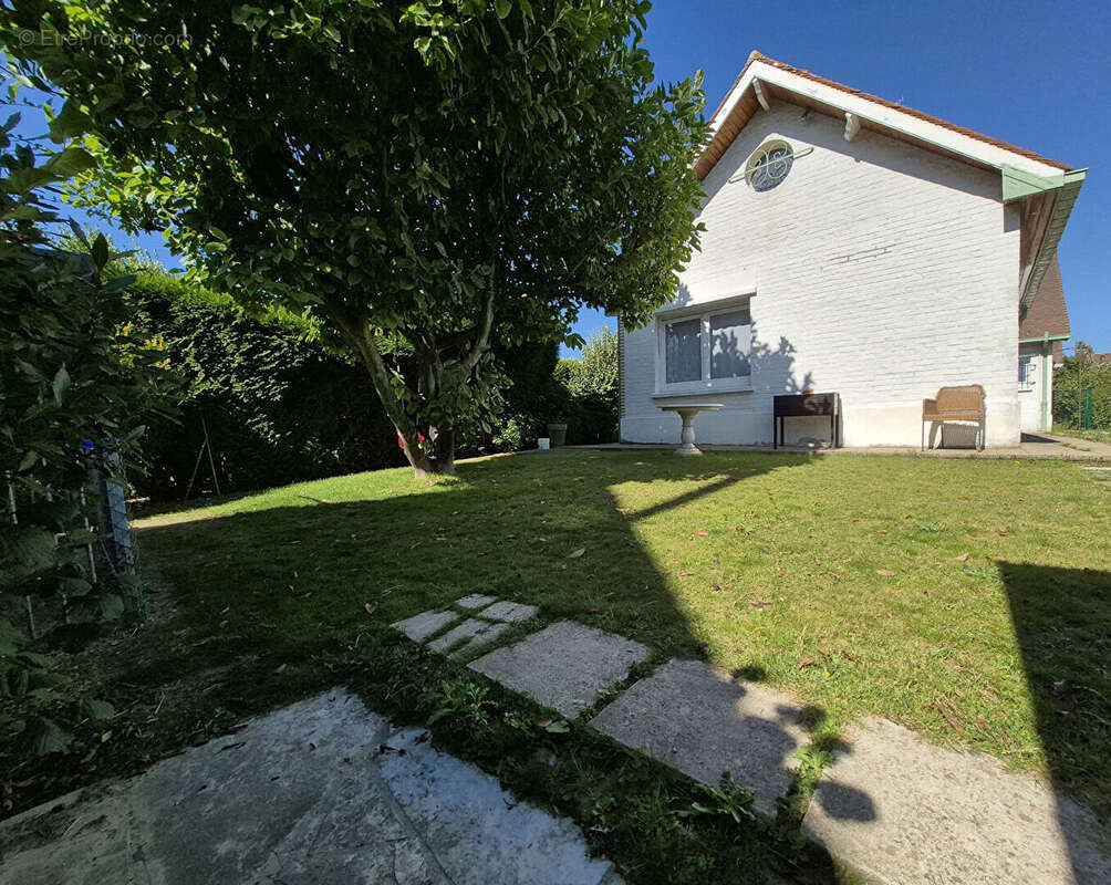 Maison à HALLENNES-LEZ-HAUBOURDIN
