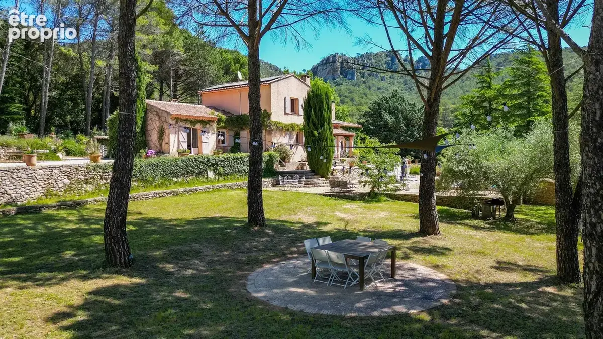 Élégante propriété rénovée au cœur de la nature, avec piscine et dépendance - photo 16