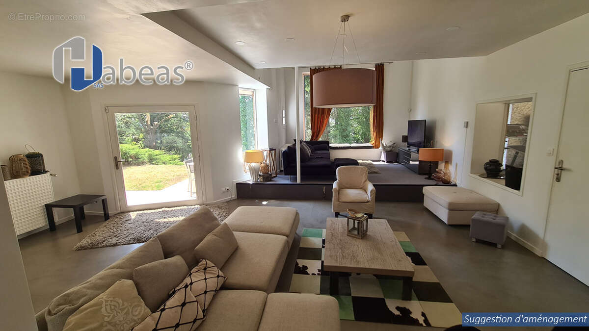 À 45 min de Lyon – Maison d’architecte unique de 330m², 6 chambres, avec piscine 10x5 au cœur de 5 800 m² de parc arboré - photo 15