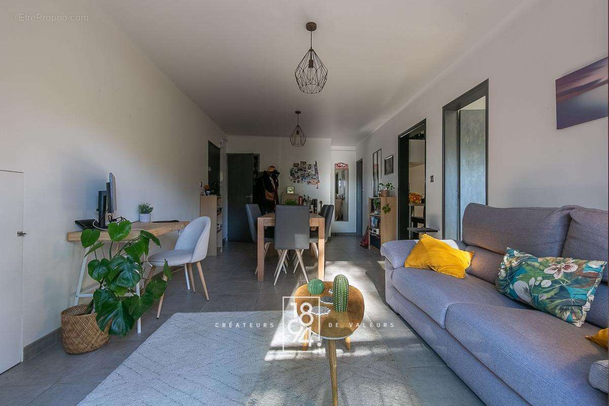 Appartement à VITROLLES