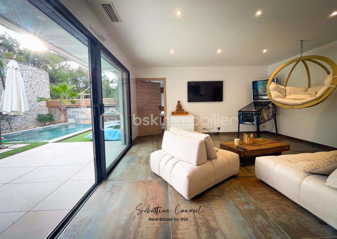 Maison à COURNONTERRAL