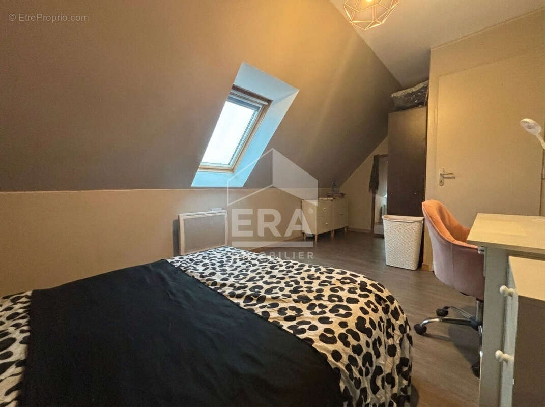 Maison à D'HUISON-LONGUEVILLE