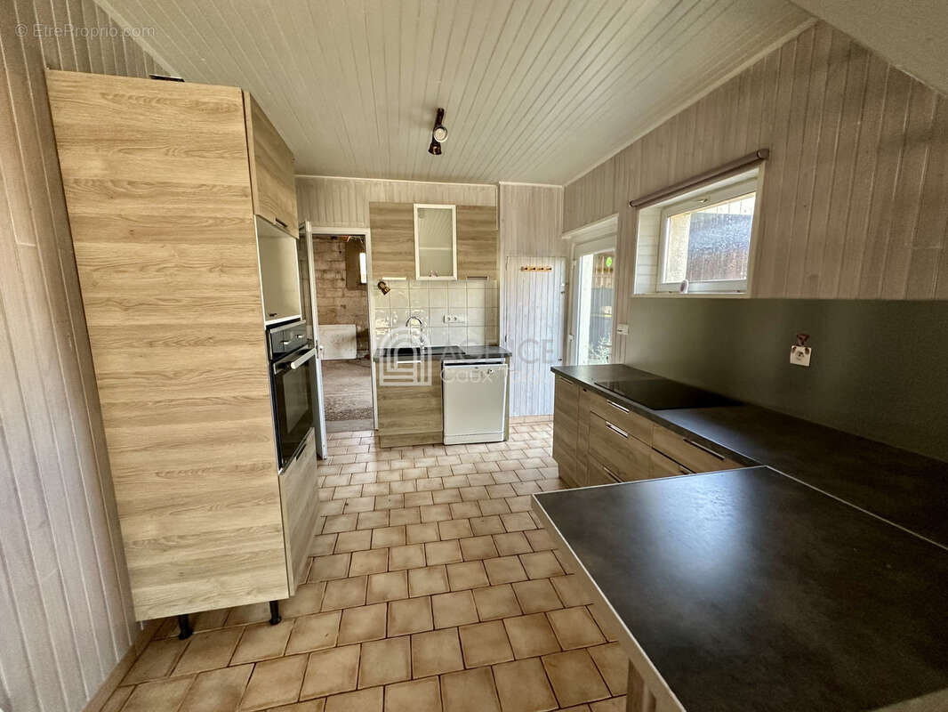 Bien atypique avec habitation et bâtiment agricole sur 2,07 hectares   PREUSEVILLE - photo 6