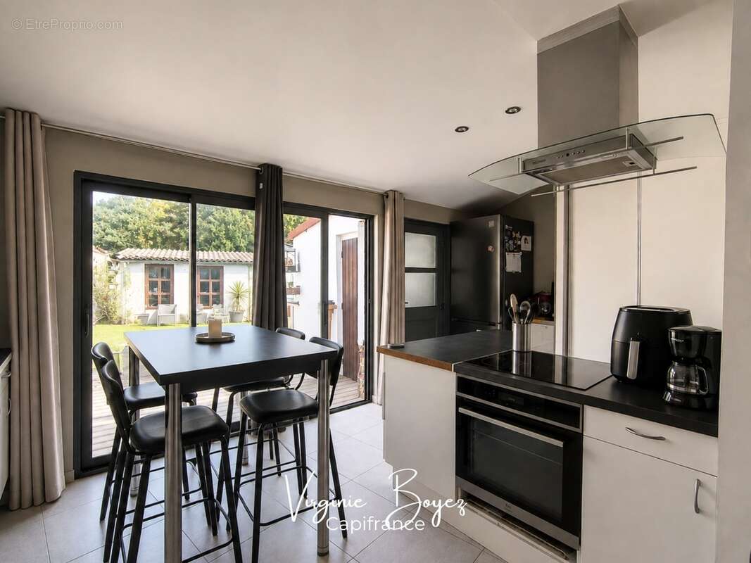  À VENDRE – Maison de ville 88 m² avec cour et dépendance à Bourbourg - photo 4