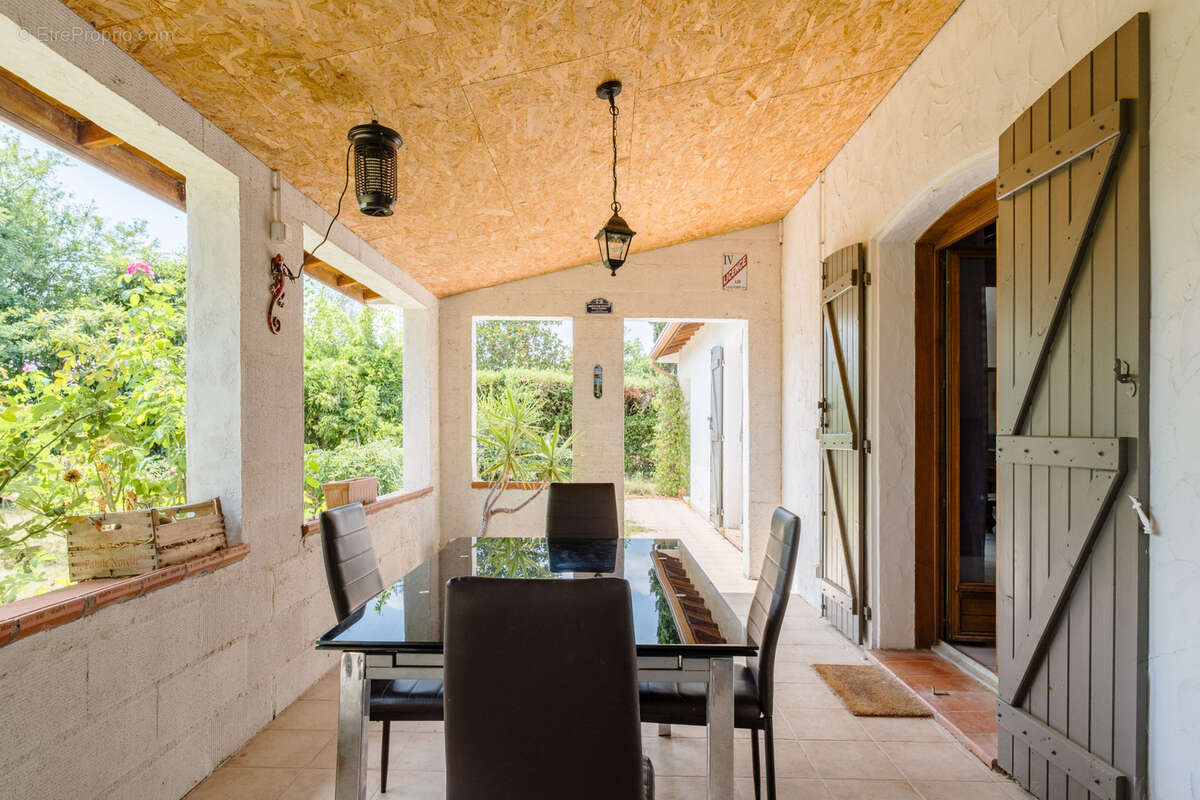 Maison à BRUGUIERES