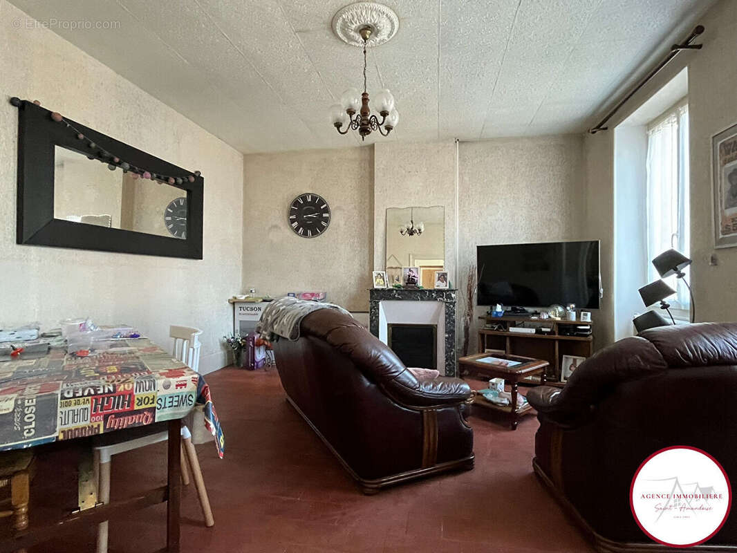 Maison à SAINT-AMAND-MONTROND