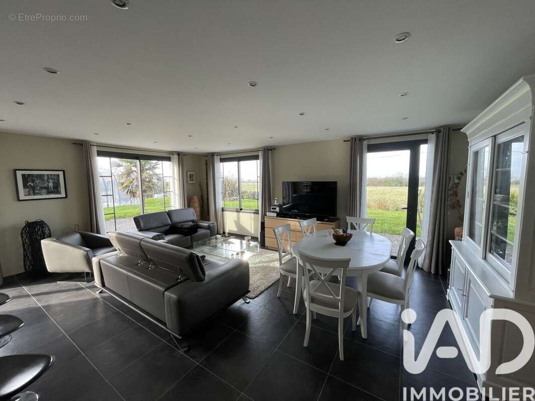 Maison 120 m² à Regneville-Sur-Mer  - photo 8