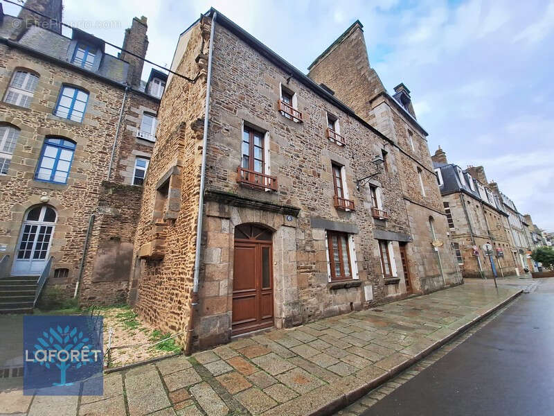 Maison à FOUGERES
