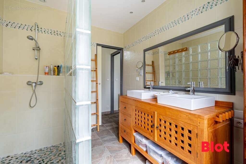 Maison 240 m² à Pornic  - photo 7