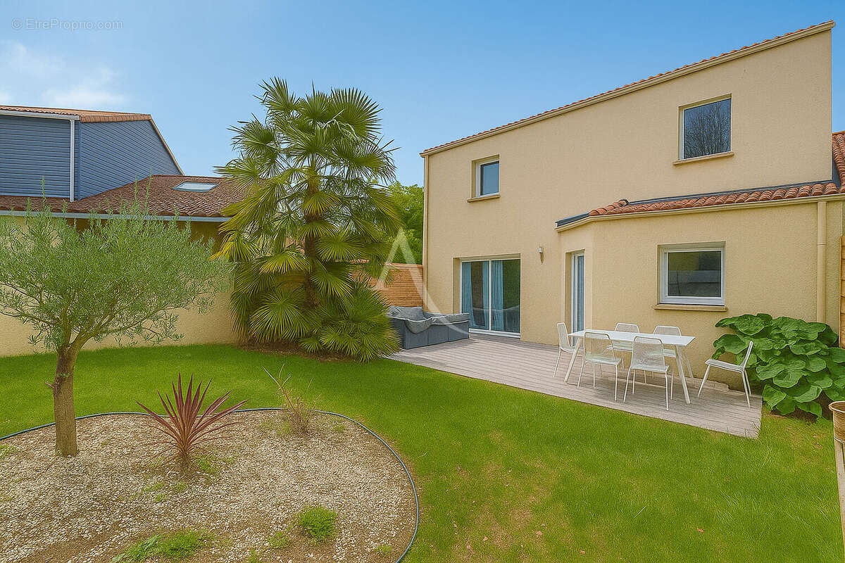 Maison à BOUGUENAIS