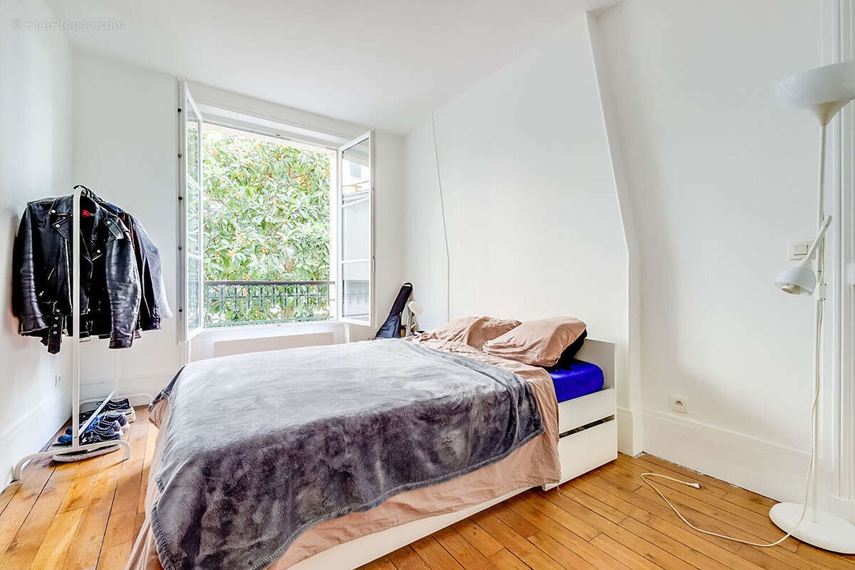 Appartement à PARIS-14E