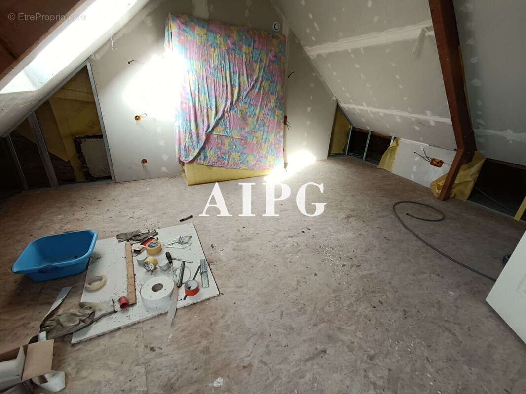 Maison à SAINTE-TREPHINE