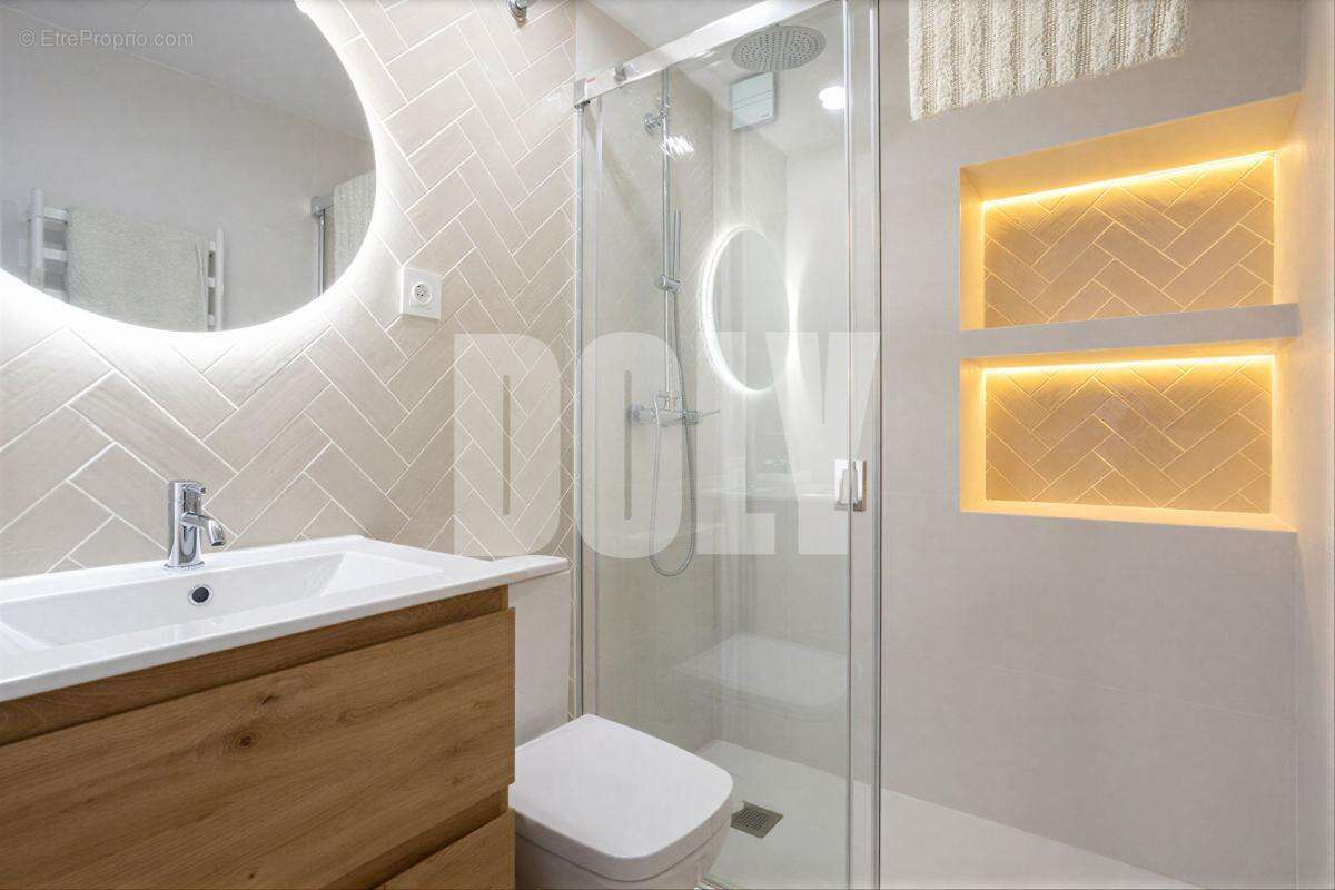 Appartement à PARIS-8E