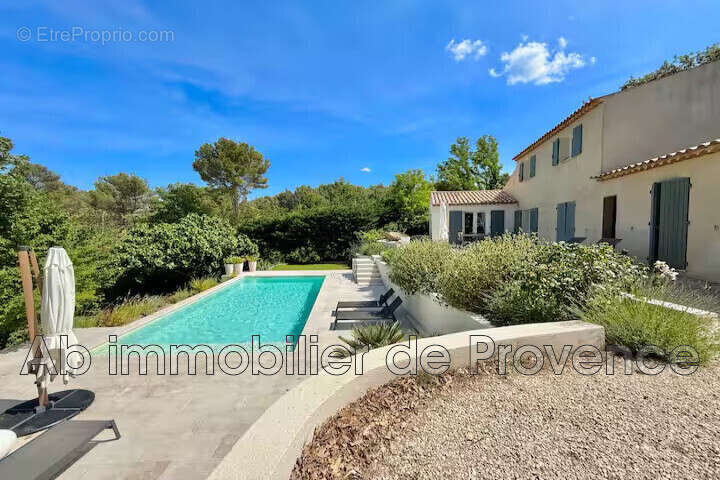 Maison 190 m² à Lauris  - photo 2
