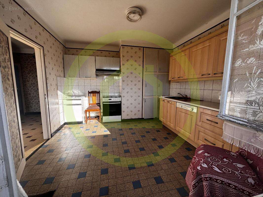 Maison à SAINT-MEDARD-LA-ROCHETTE