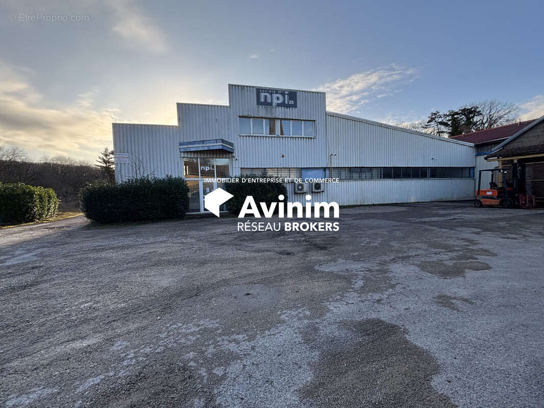 Commerce à MISEREY-SALINES