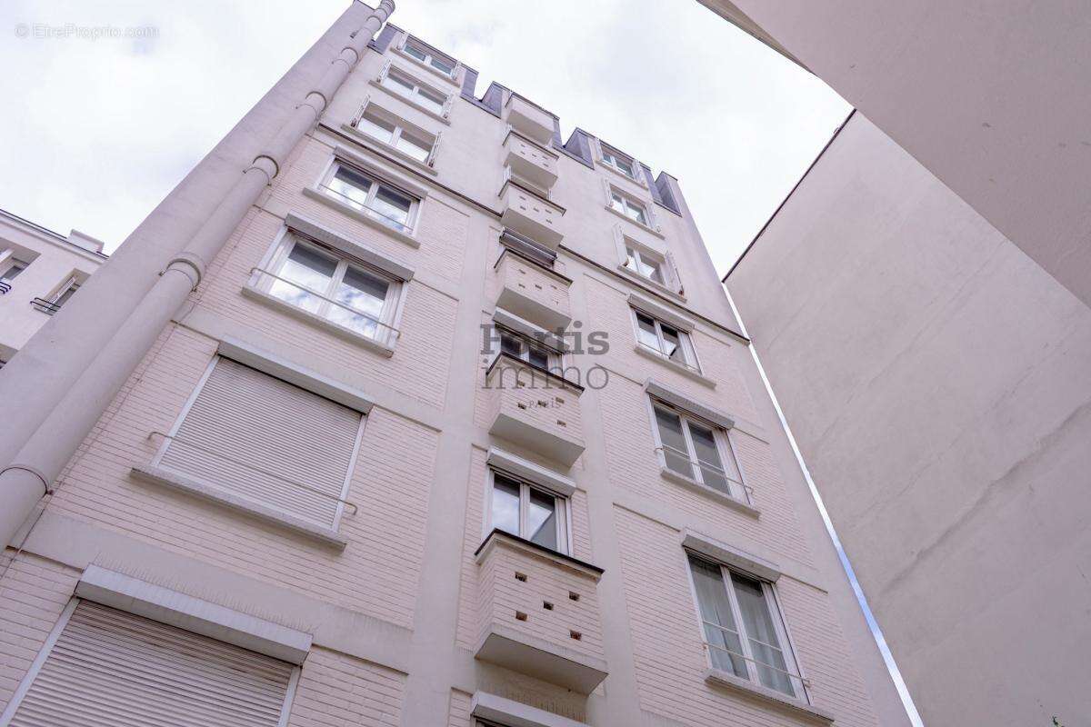 Appartement à LEVALLOIS-PERRET