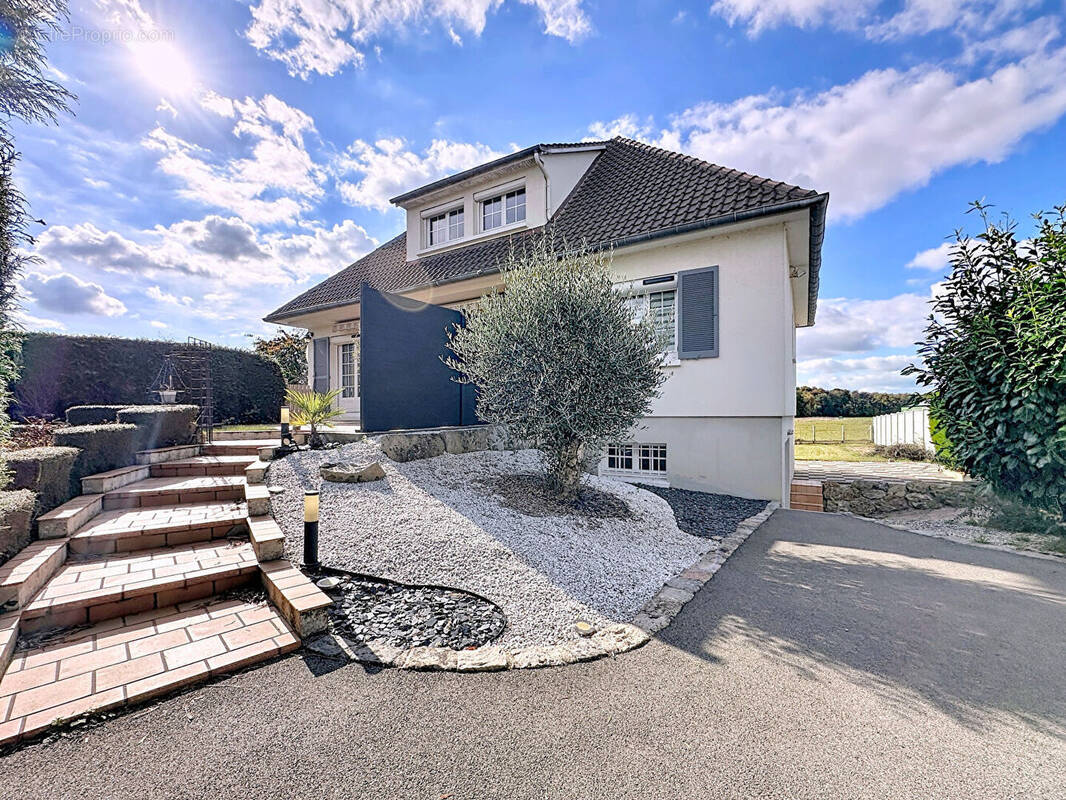 Maison à FONTENAY-SUR-EURE