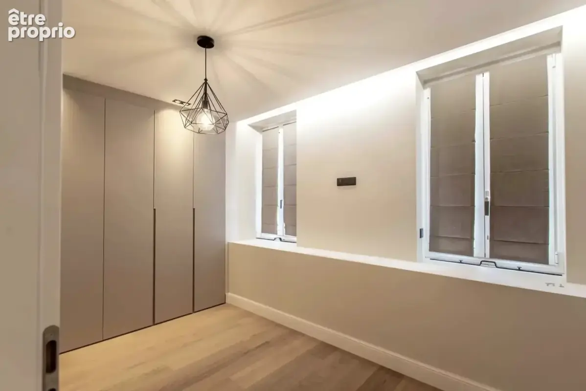 NICE VIEUX NICE/ Coulée Verte , Superbe T3 rénové de 70m2 - photo 7
