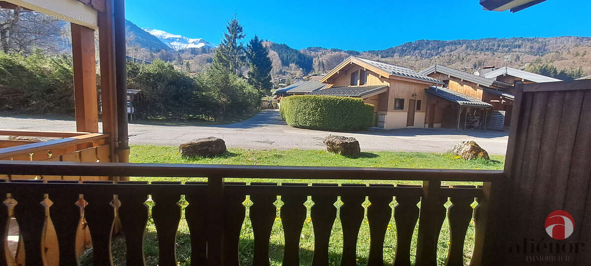 Appartement à MORILLON