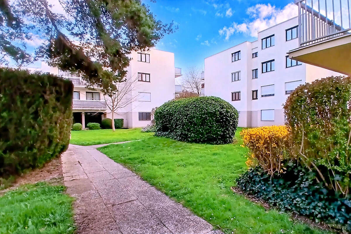 Appartement à LE PLESSIS-TREVISE