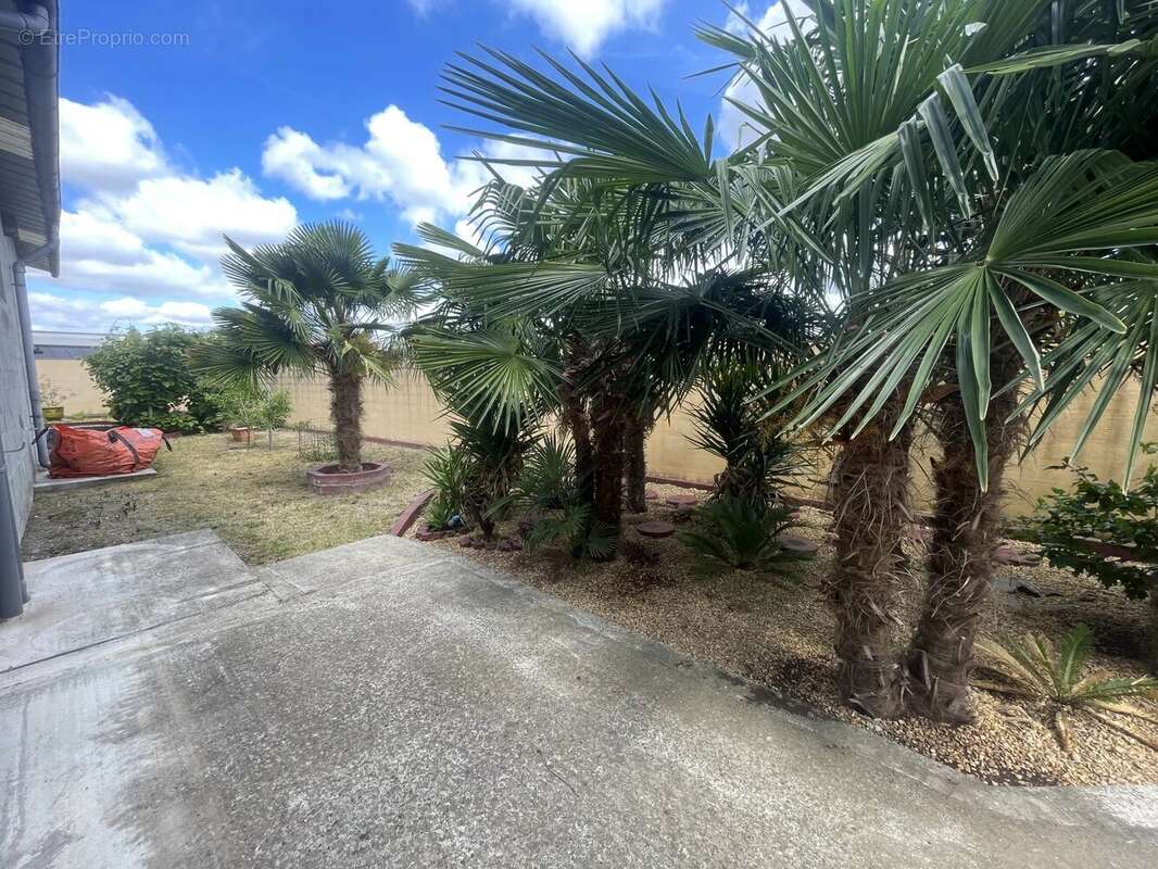 Maison en pierre rénovée avec dépendances de 270 m² - photo 19