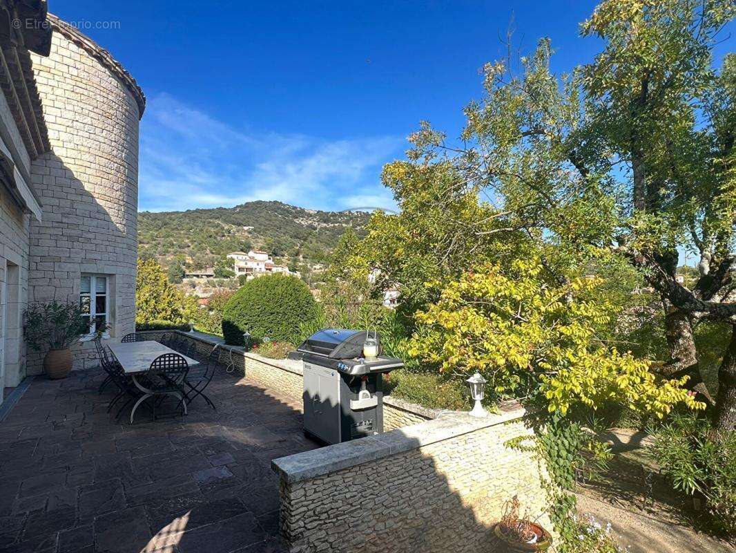 Maison à SAINT-SAUVEUR-DE-CRUZIERES