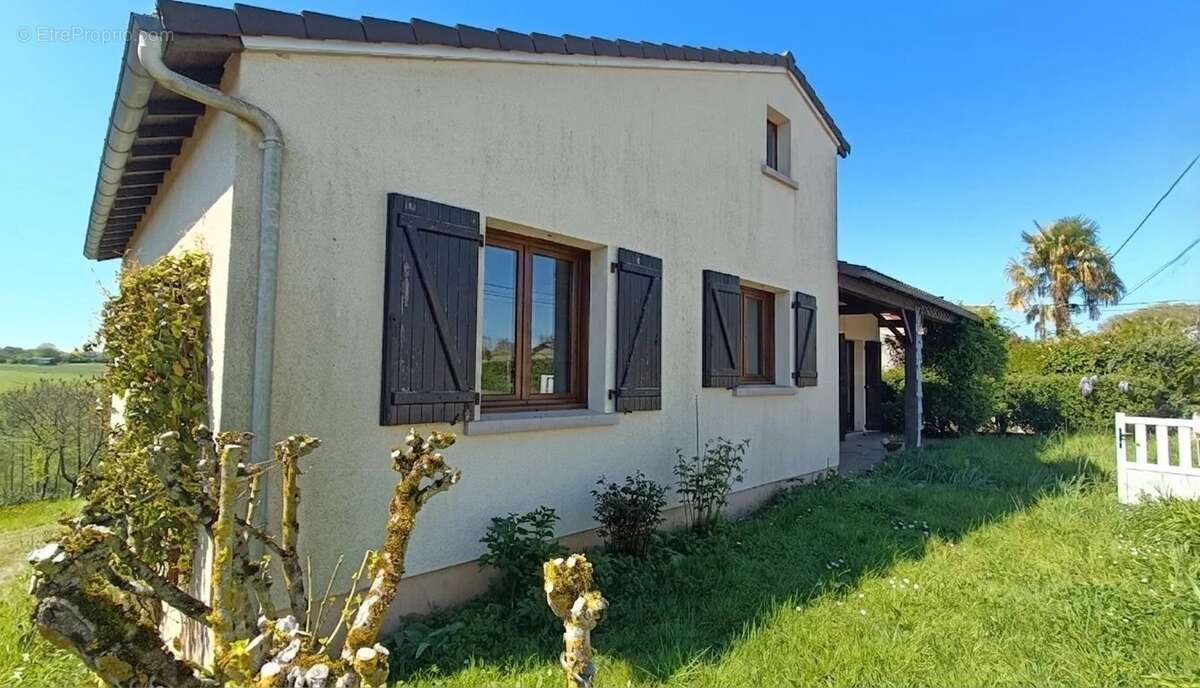 Maison à LATILLE