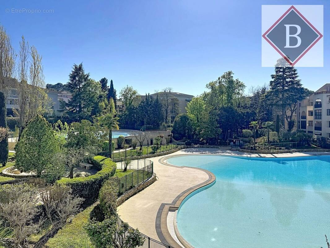 Appartement à MOUGINS