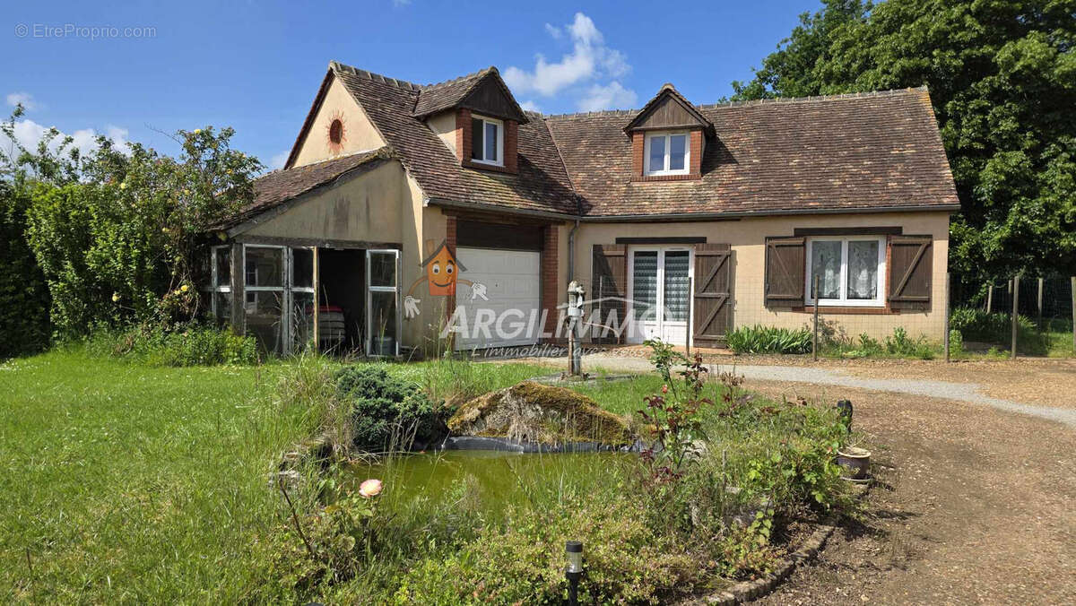 Maison à CONNERRE