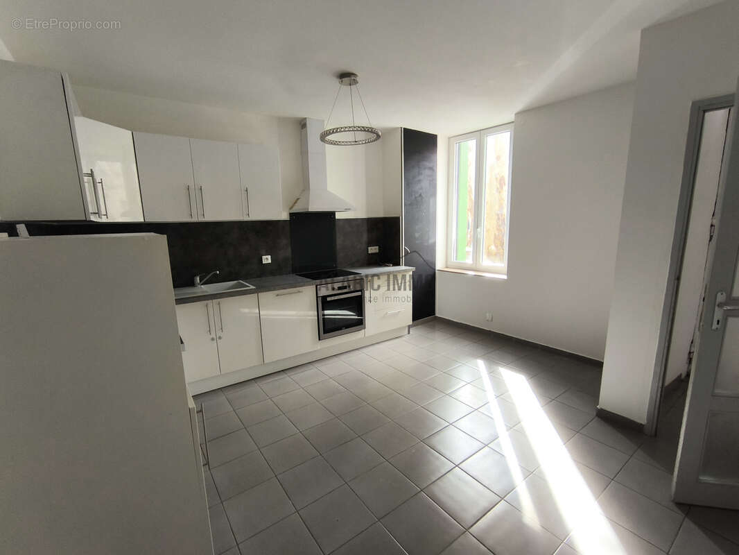 Maison rénovée, équipée dans village recherché - photo 4
