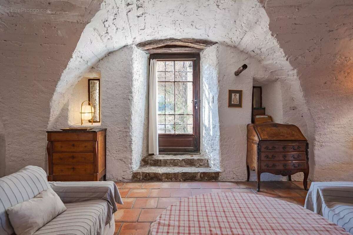 Maison à TOURRETTES