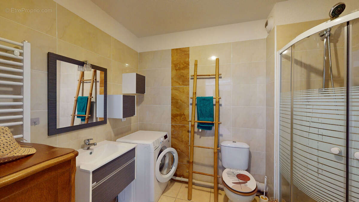 Appartement à SAINT-LAURENT-DE-LA-SALANQUE